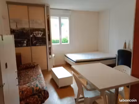 studio 21 5 m² meublé à 5mn fac et chu à 480
