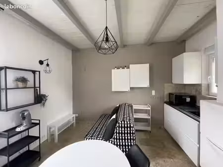 cavaillon studio rdc avec clim/cour