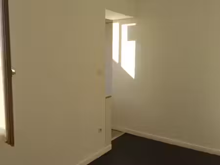 t2 de 24 m² entièrement rénové – rouen rive gauche