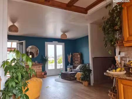 maison bourg 3 chambres non meublée