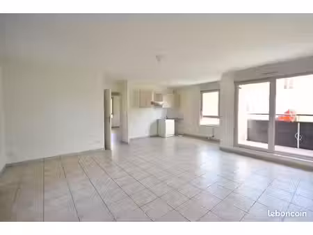 appartement 3 pièces 64 m²