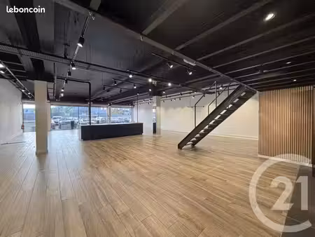 commerce 220 m²