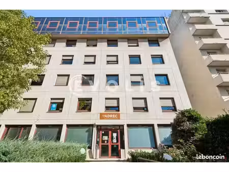 bureaux 208 m²