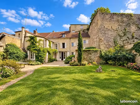 maison 9 pièces 238 m²