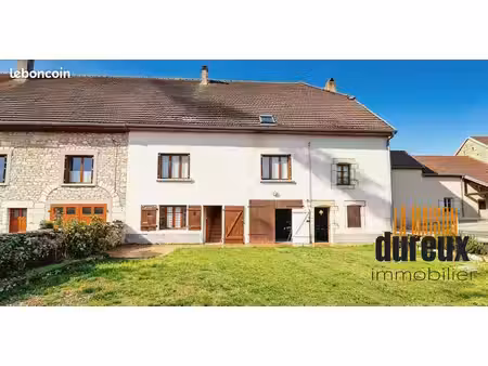 propriété 10 pièces 240 m²