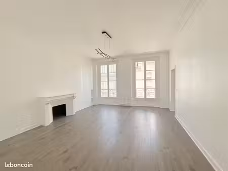 bureaux 106 m²