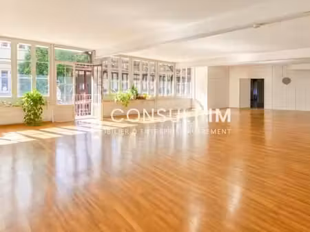 bureaux 213 m²