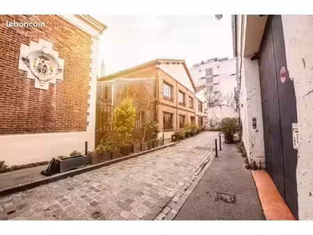 boutique 357 m² paris