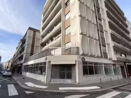 bureau 940 m²