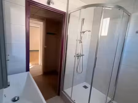 t3 rénové de 64 m² – centre-ville de beauvais – 2 chambres