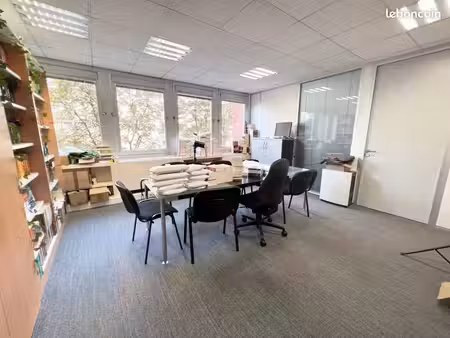 bureaux 944 m²