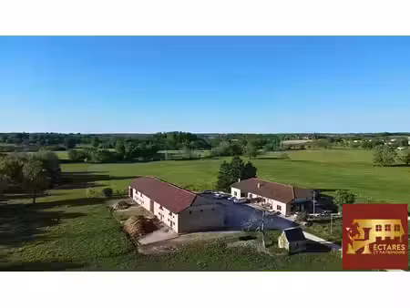 maison de luxe à vendre à jayat