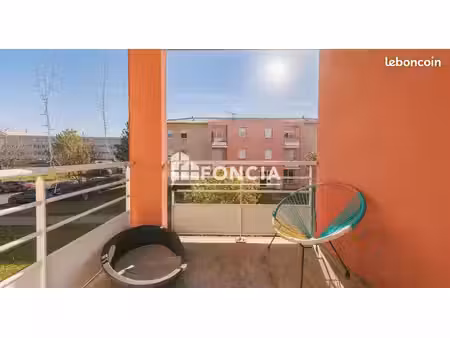 issoire – t2 avec balcon et parking dans ésidence sécurisée avec espaces verts