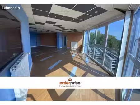 bureaux 300 m²