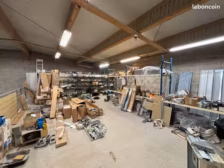 local d'activité 812 m²