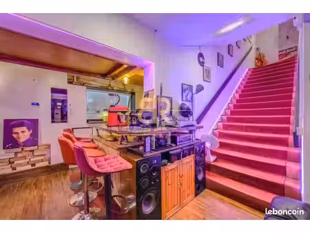 local 140 m²