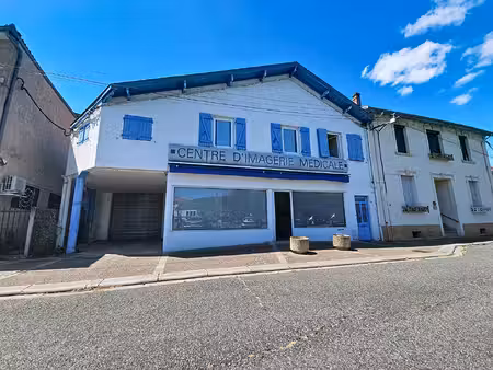 local bail professionnel ou commercial ? 166 59 m² à salies-du-salat