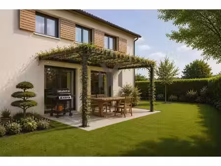 jolie maison sud- est avec jardin et piscine.