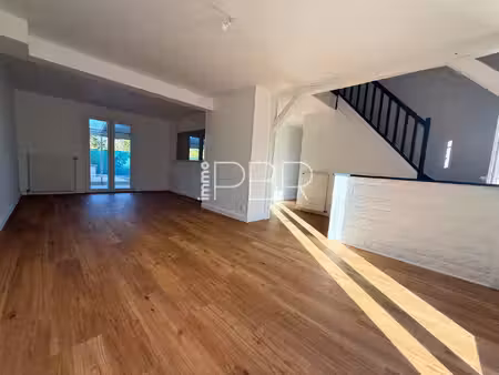 maison de village indépendante t5 avec garage et jardin