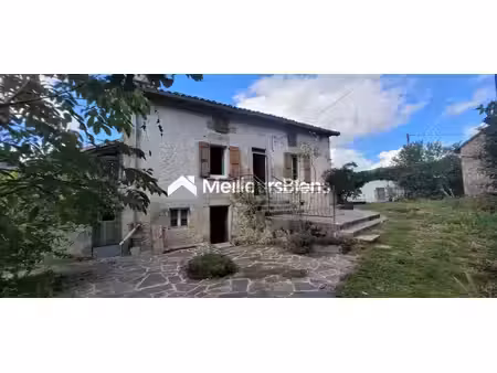 maison auvergnate avec garage et terrain