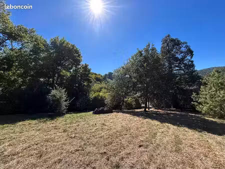 terrain constructible 1261 m² – nohanent – vue sur les collines  centre-bourg à pied