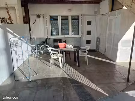 t2 32m² rdc avec terrasse couverte