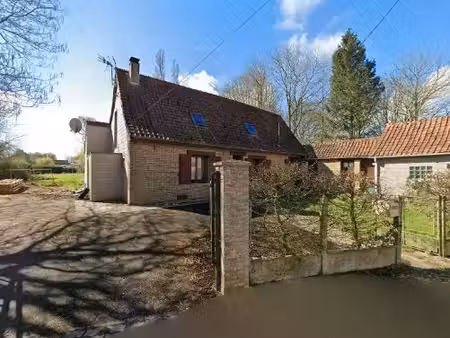 maison individuelle avec garage et dépendance
