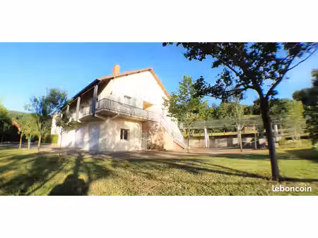 maison 350m² - 7 chambres - terrain clos 2000m² - environnement calme