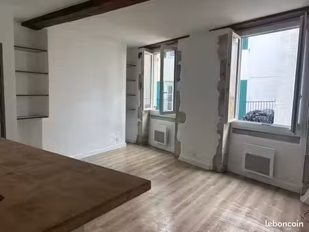 à vendre charmant studio rénové 26m2 – petit bayonne