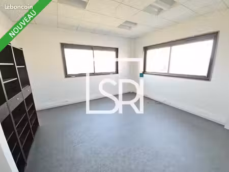 bureaux 186 m² cournon d'auvergne