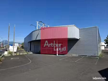 local commercial 330 m² aubiere