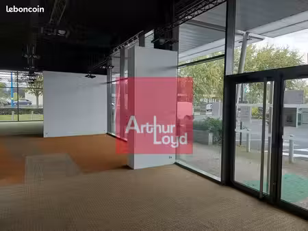 local commercial 678 m² aubiere