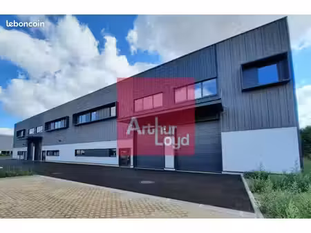 local d'activite 888 m² clermont-ferrand
