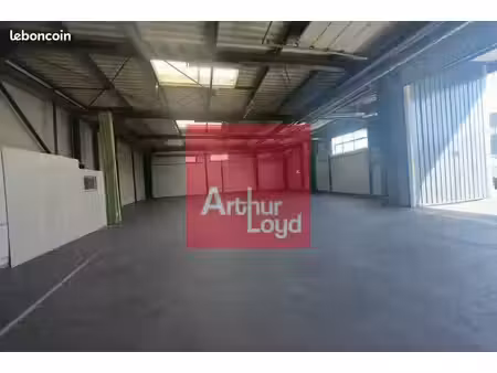local d'activite 1400 m² clermont-ferrand