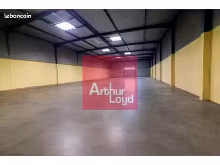 local d'activite 900 m² clermont ferrand