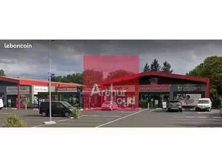 local commercial 280 m² lempdes