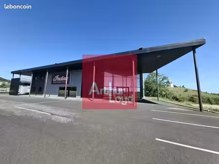 local commercial 927 m² pérignat-lès-sarliève