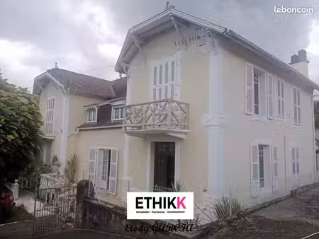 maison 11 pièces 215 m²