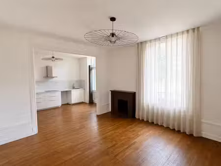 location appartement t4 rue blatin – rare avec 2 parkings et terrasse