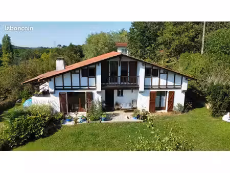 maison de 200 m² à ascain (près de saint-jean-de-luz)