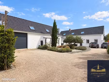 propriété 6 pièces 195 m²
