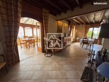 propriété 8 pièces 211 m²