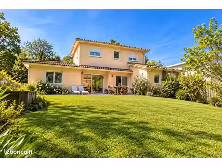 maison 6 pièces 200 m²