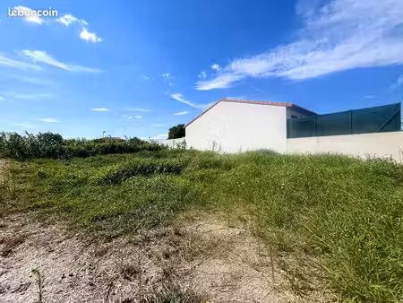 terrain 491 m² pia