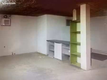 local de stockage 56 m2