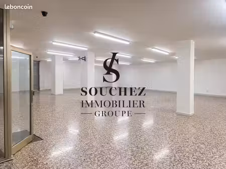 local commercial 215 m² avion