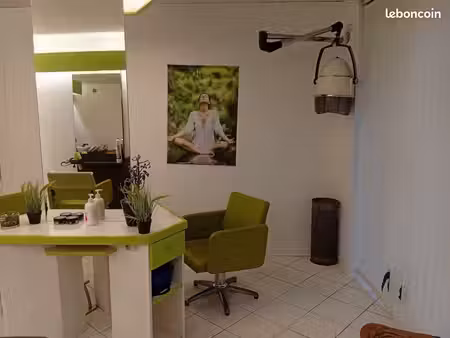 local commercial 25m2 + cave + wc