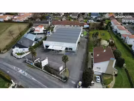 a vendre local 1400 m²