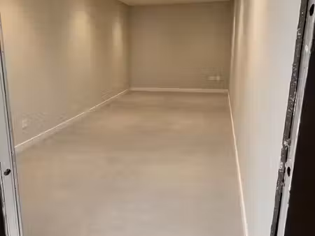 local professionnel 18m² – idéal indépendant – calais