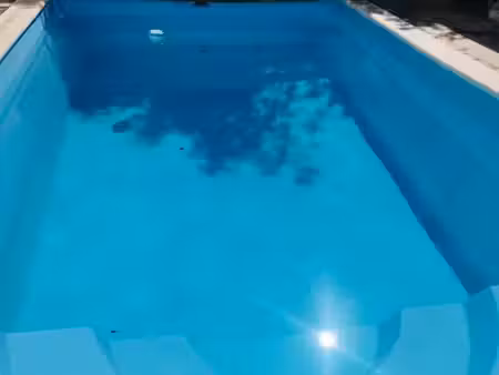 villa piscine jardin clim à rafraîchir